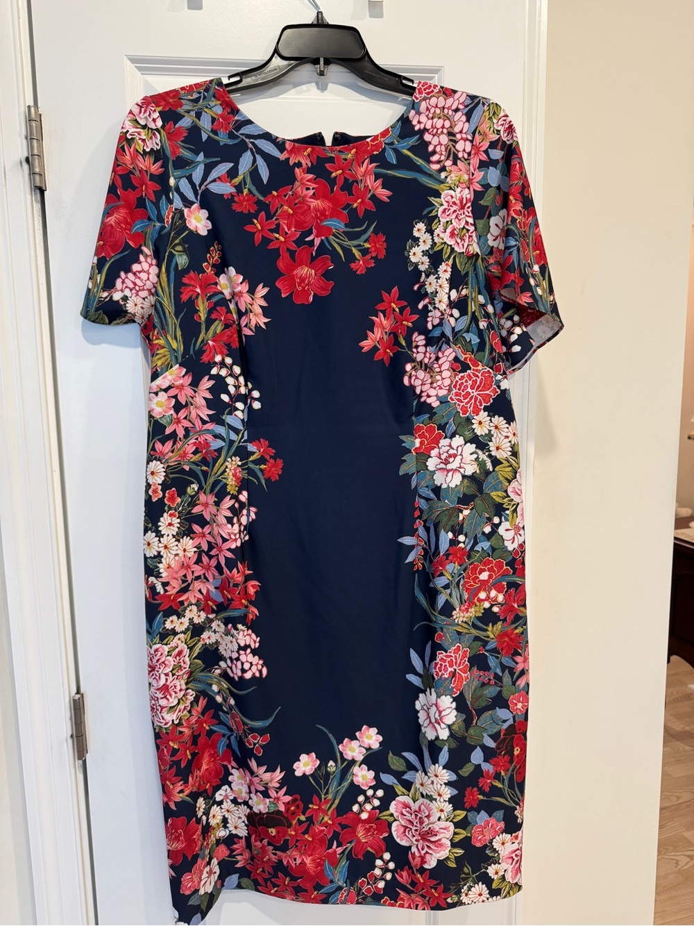 Adrianna Papell Navy Floral Shift Dress - Elegant Short Sleeve